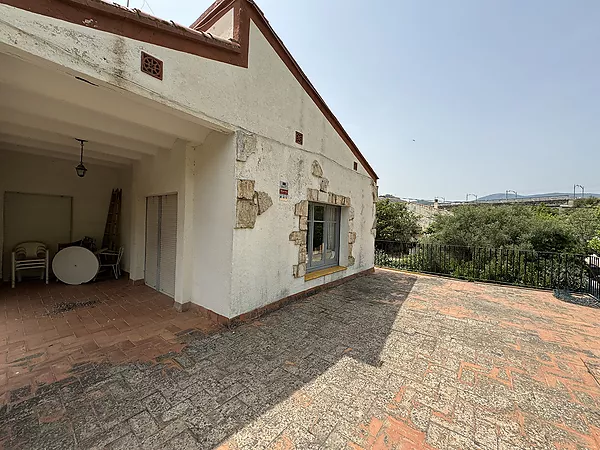 Detached house with large garden