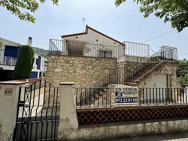 Detached house with large garden