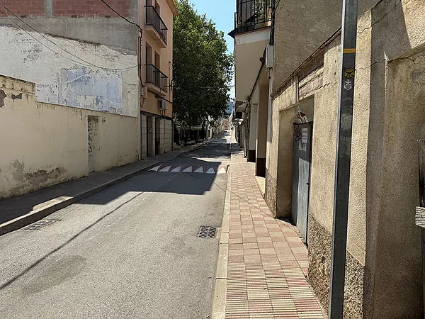 Terreno urbano en el centro del pueblo de Colera