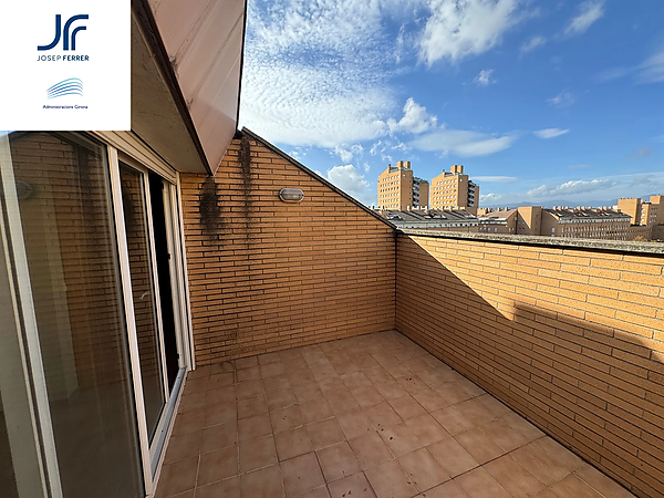 Penthouse duplex in Casernes