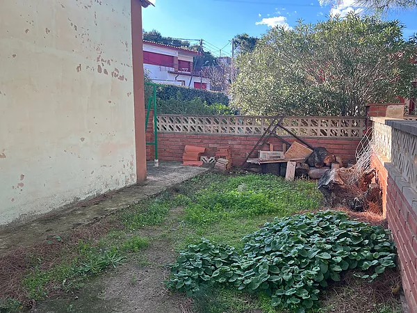 Maison individuelle avec jardin dans l'urbanisation Sant Miquel de Colera