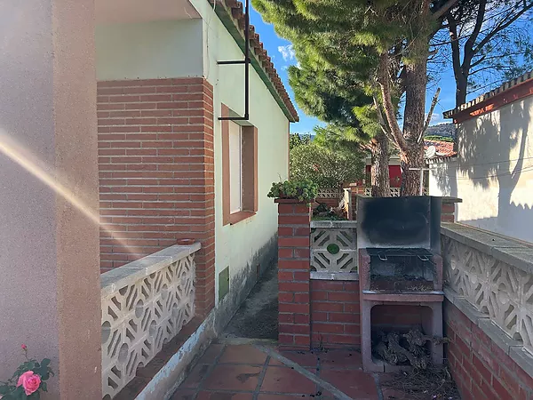 Maison individuelle avec jardin dans l'urbanisation Sant Miquel de Colera