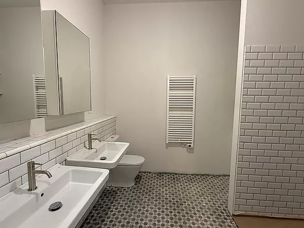 Apartament totalment reformat de 3 habitacions a primera linia de mar, per lloguer temporal a Portbou.