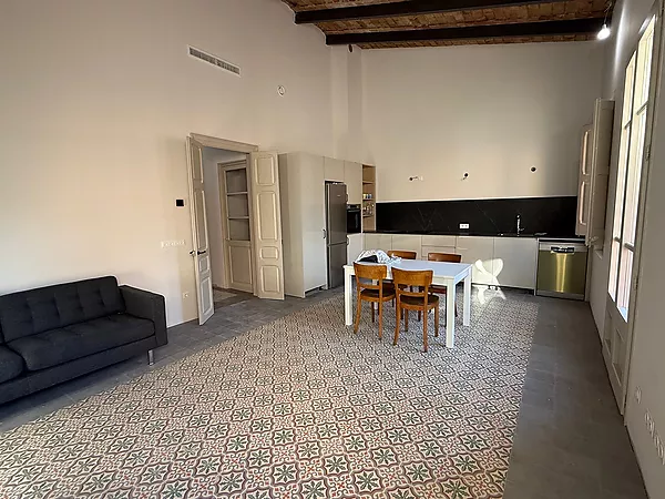 Apartament totalment reformat a primera linia de mar, disponible per lloguer temporal a Portbou.